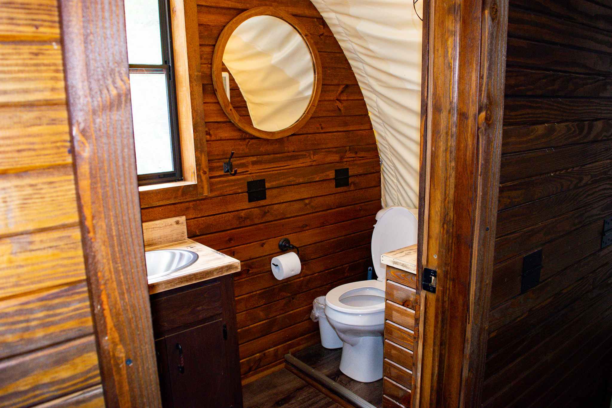 Covered wagon bathroom